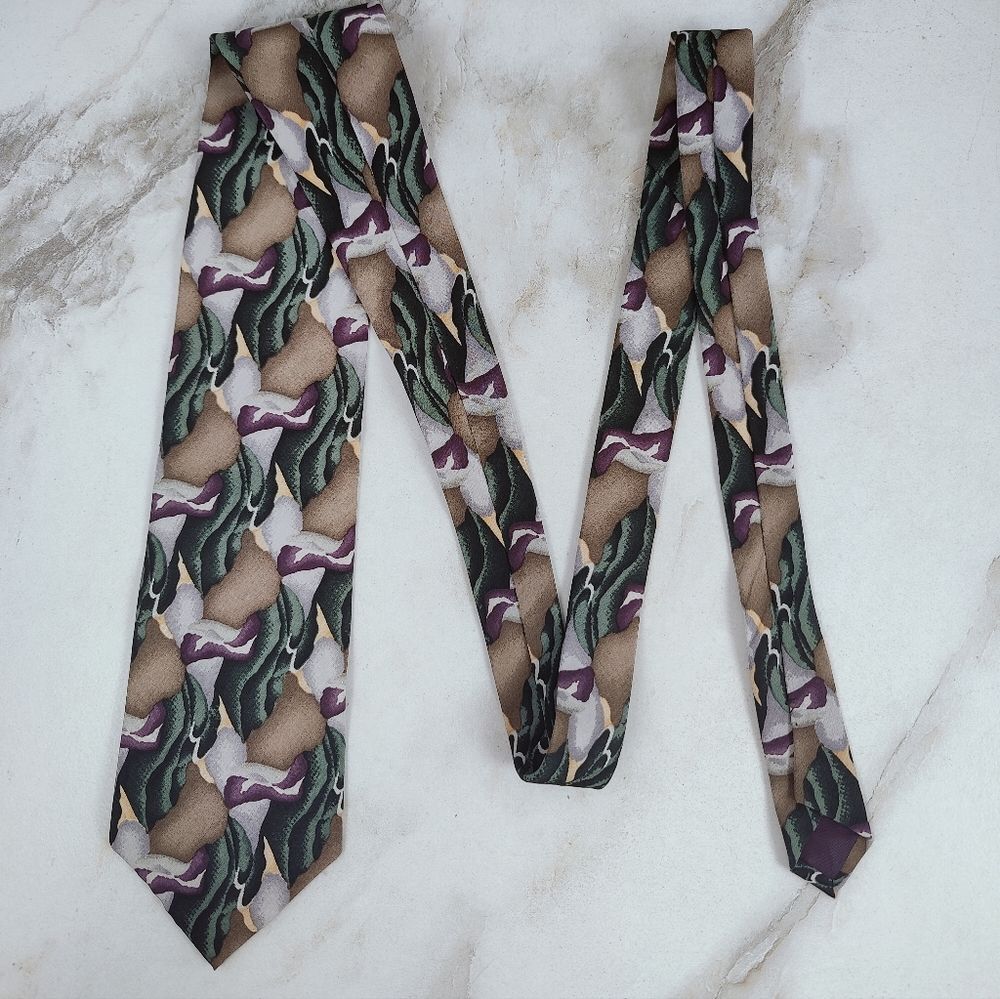 VTG Cocktail Collection Abstract Stonehenge Wine Print 100% Silk 3.5" Tie